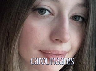 carolinaares 18 ans Nue
