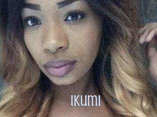 ikumi 18 ans Nue