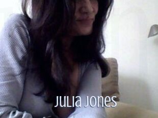 Julia_Jones