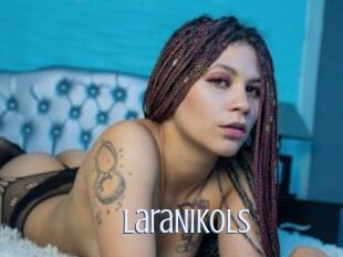 LaraNikols