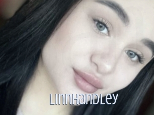 linnhandley 18 ans Nue
