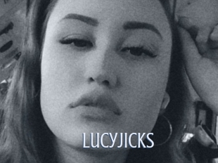 lucyjicks 18 ans Nue
