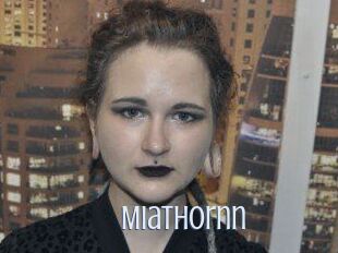 MiaThornn 18 ans Nue