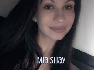 Mia_Shay