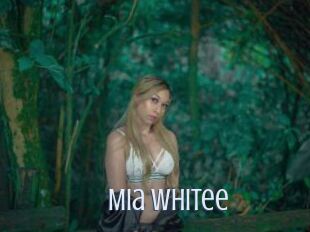 Mia_Whitee