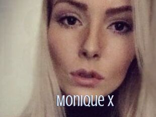 Monique_X