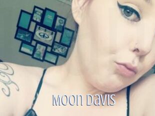 Moon_Davis