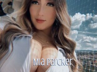 Mia_parcker