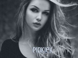 PinkieX 18 ans Nue