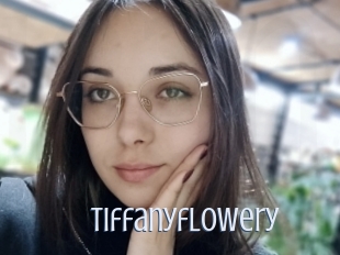 tiffanyflowery 18 ans Nue