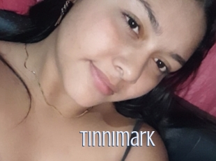 tinnimark 18 ans Nue
