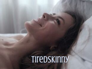 tiredskinny 18 ans Nue